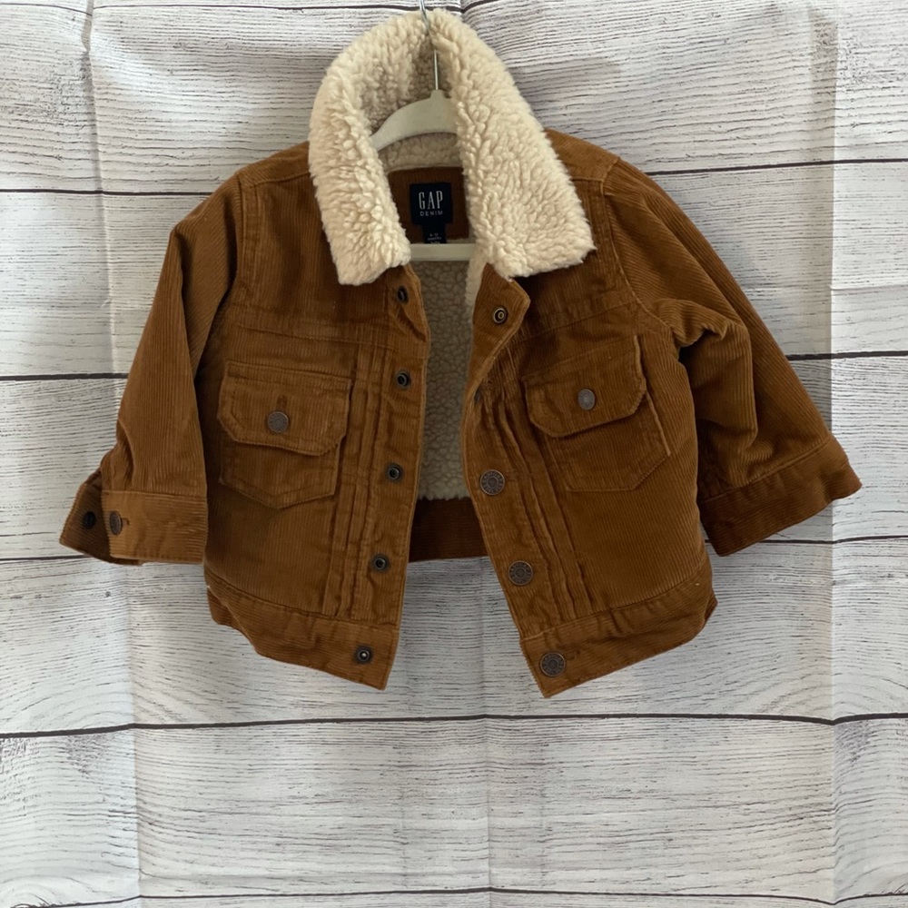 Baby GAP Sherpa lined corduroy jacket. Sz 6-12m